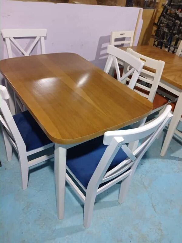 كرسى وترابيزة كافية